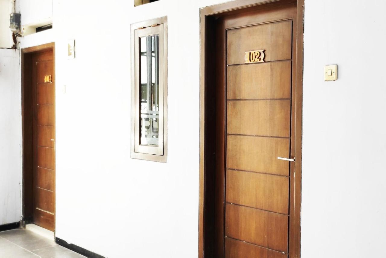 Rosa Pavilion Syariah RedPartner Malang Bagian luar foto